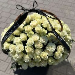 Фото товару 100 белых роз в корзине у 