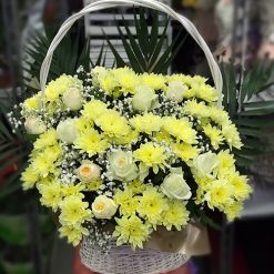 Фото товара Корзина "Жёлтые хризантемы и розы" в 
