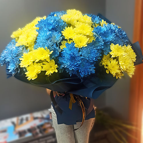 фото огромного букета цветов в желто голубых тонах для патриотов Украины